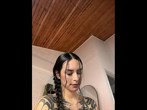 Snapshot of cristal_roberts chatting on June 2026 11:07:01 PM cristal roberts online show from June 2026 11:07:01 PM
