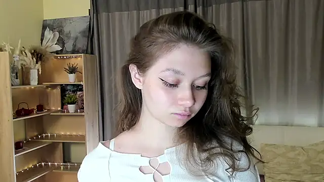 HolliBillig online show from April 2026 07:03:02 PM