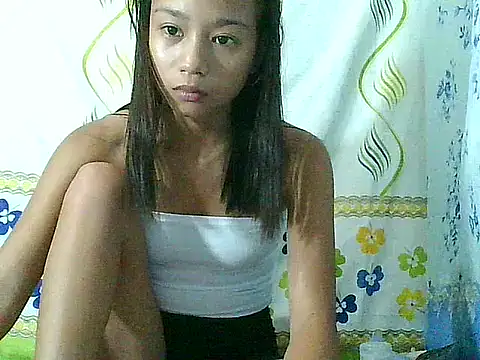 Snapshot of Asianpinay_Skinny1818 chatting on April 2026 02:27:02 AM Asianpinay Skinny1818 online show from April 2026 02:27:02 AM