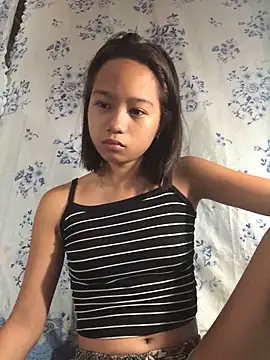 Snapshot of Asianpinay_Skinny1818 chatting on June 2026 10:00:01 PM Asianpinay Skinny1818 online show from June 2026 10:00:01 PM