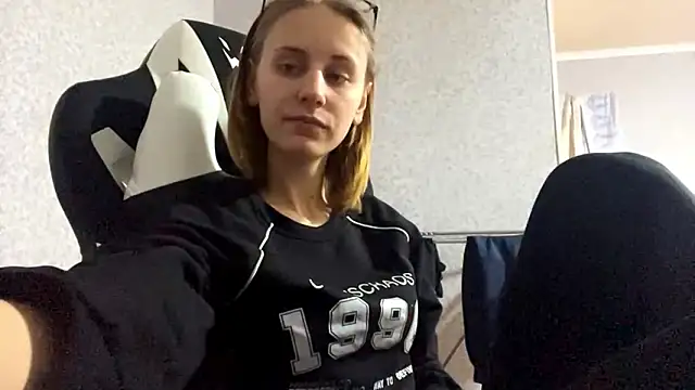 Snapshot of Sweety_Burger chatting on February 2026 04:14:01 PM Sweety Burger online show from February 2026 04:14:01 PM