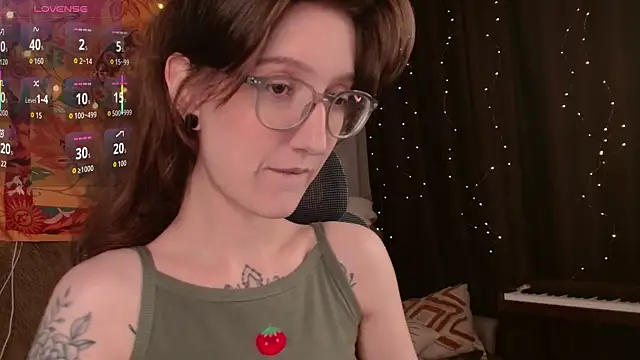 Snapshot of lolami_ chatting on July 2026 07:25:01 AM lolami online show from July 2026 07:25:01 AM
