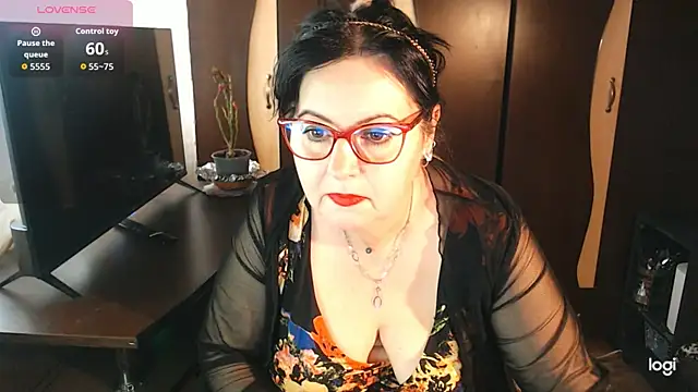 Snapshot of exiMIlf chatting on February 2026 11:33:01 AM exiMIlf online show from February 2026 11:33:01 AM