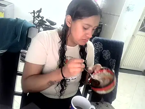 luna E online show from April 2026 11:05:01 AM