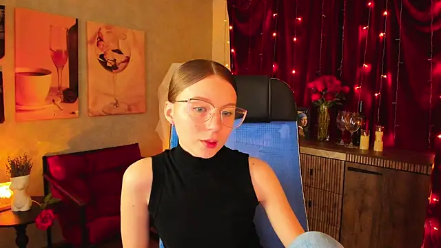 ElliFrankenweenie online show from April 2026 06:14:01 AM