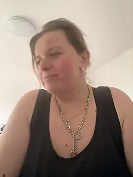 Laura-Loveyou online show from February 2026 01:18:01 PM