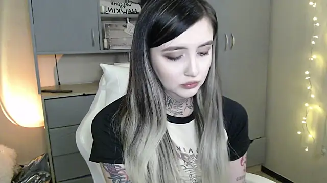 Rin Tozier online show from February 2026 12:45:02 AM