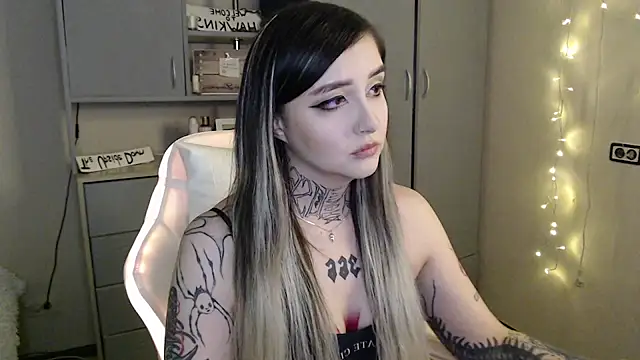 Rin Tozier online show from March 2026 01:33:02 AM