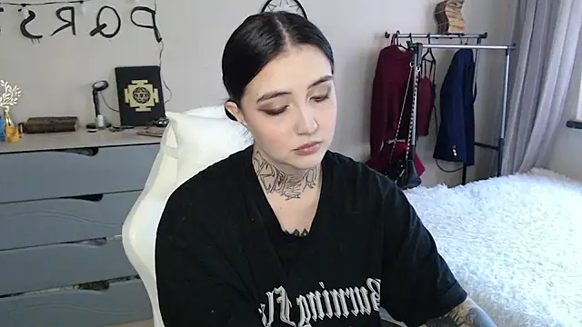 Rin Tozier online show from May 2026 02:08:01 AM