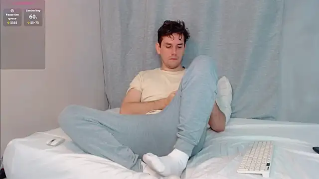 Snapshot of Luc_7 chatting on February 2026 07:37:01 PM Luc 7 online show from February 2026 07:37:01 PM