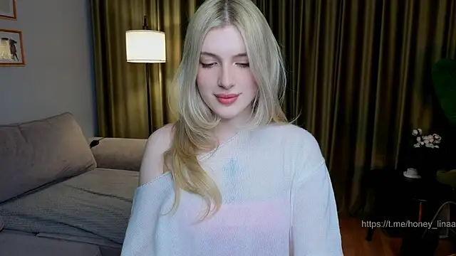 Snapshot of honey_kors chatting on May 2026 05:54:02 PM honey kors online show from May 2026 05:54:02 PM
