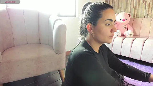 Miilana  online show from March 2026 06:35:01 PM