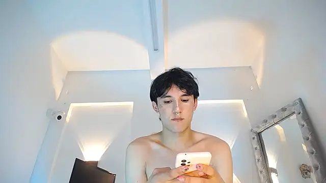 jullian ricci online show from April 2026 08:21:01 PM