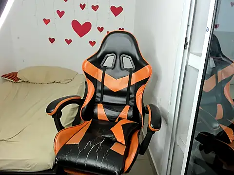 Snapshot of RYAN_MYEARZ__ chatting on March 2026 12:18:01 PM RYAN MYEARZ online show from March 2026 12:18:01 PM