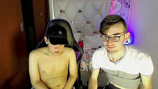 Top and bottom online show from March 2026 08:15:02 PM