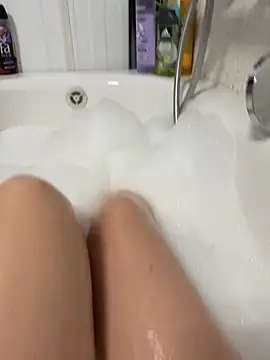 Ninimaus online show from March 2026 07:58:01 PM