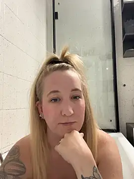 Ninimaus online show from April 2026 06:46:01 PM