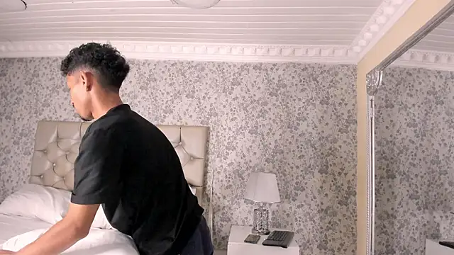 NoaahTylor online show from April 2026 03:23:01 AM