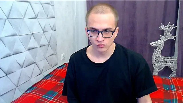 Snapshot of Pure_Aura chatting on March 2026 06:47:02 PM Pure Aura online show from March 2026 06:47:02 PM