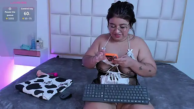 abigail johnson online show from April 2026 02:39:01 AM