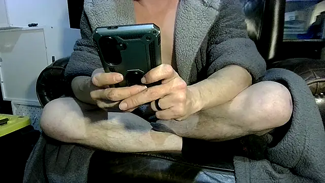 ShadowLove85 online show from February 2026 05:04:01 AM