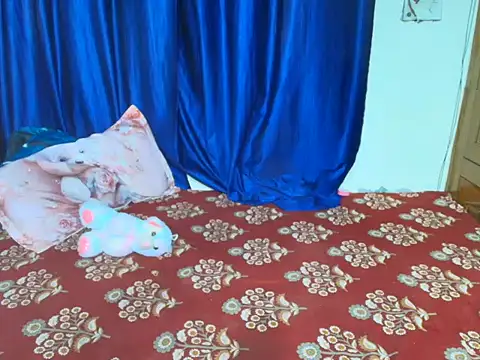 its-sarika01 online show from April 2026 06:05:01 AM