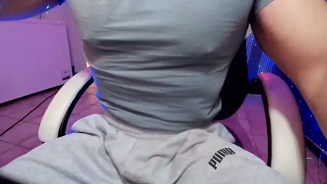 Snapshot of YouAndMe-forever chatting on February 2026 11:37:01 AM YouAndMe-forever online show from February 2026 11:37:01 AM