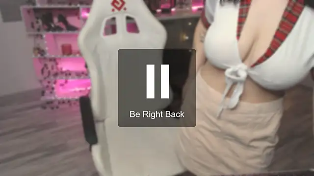 Snapshot of lily_milleerr chatting on February 2026 06:28:02 PM lily milleerr online show from February 2026 06:28:02 PM