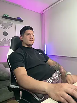 Snapshot of _robertobaggioo chatting on February 2026 12:26:01 PM robertobaggioo online show from February 2026 12:26:01 PM