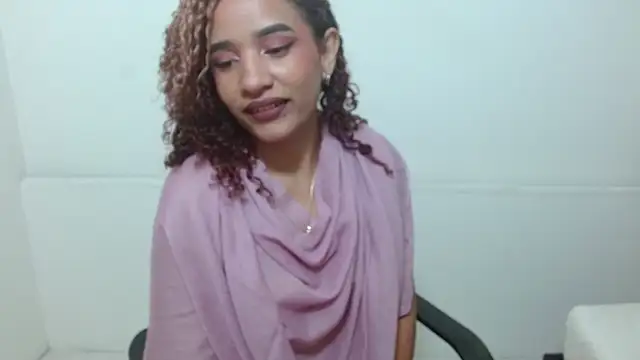 Snapshot of Alice_Grinnerk chatting on February 2026 01:51:02 PM Alice Grinnerk online show from February 2026 01:51:02 PM