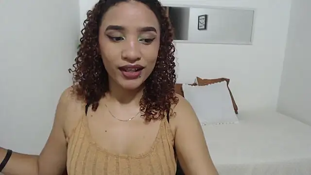 Snapshot of Alice_Grinnerk chatting on February 2026 02:06:01 PM Alice Grinnerk online show from February 2026 02:06:01 PM