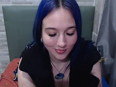 AZULFOX69 online show from April 2026 10:47:02 PM