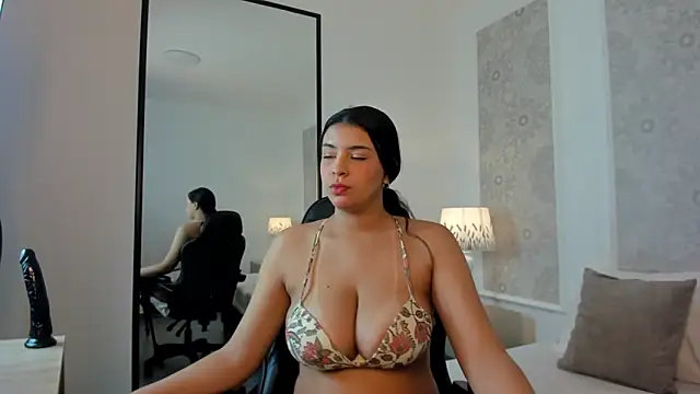 evelin villan online show from April 2026 12:17:02 PM