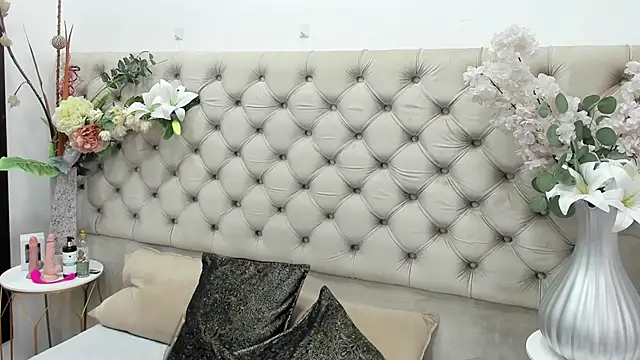 Snapshot of VanessaLanz chatting on March 2026 12:27:02 PM VanessaLanz online show from March 2026 12:27:02 PM