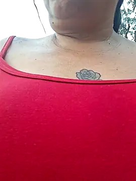 Snapshot of Juli_Powl chatting on February 2026 12:12:01 PM Juli Powl online show from February 2026 12:12:01 PM