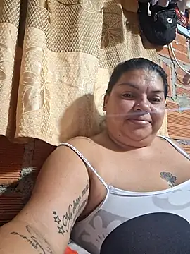 Snapshot of Juli_Powl chatting on April 2026 11:24:01 PM Juli Powl online show from April 2026 11:24:01 PM