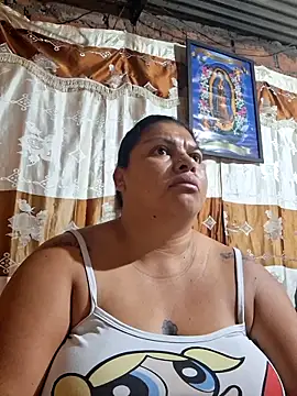 Snapshot of Juli_Powl chatting on May 2026 10:54:01 AM Juli Powl online show from May 2026 10:54:01 AM