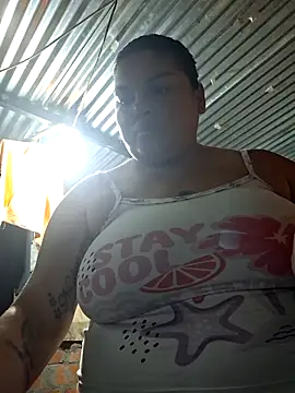 Snapshot of Juli_Powl chatting on May 2026 10:22:02 AM Juli Powl online show from May 2026 10:22:02 AM