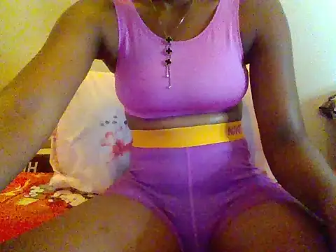 Snapshot of Lunateddy chatting on February 2026 07:48:01 PM Lunateddy online show from February 2026 07:48:01 PM