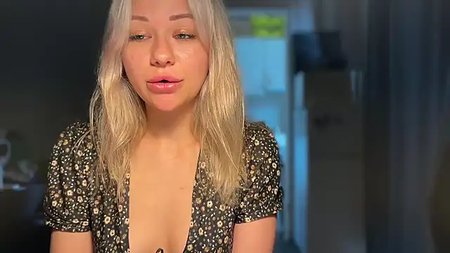 Leylia Lily online show from May 2026 12:46:01 PM