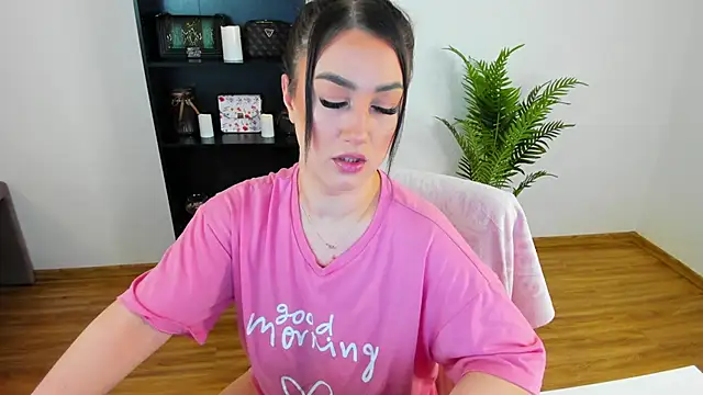 Snapshot of khloe_starrr chatting on April 2026 01:15:02 PM khloe starrr online show from April 2026 01:15:02 PM