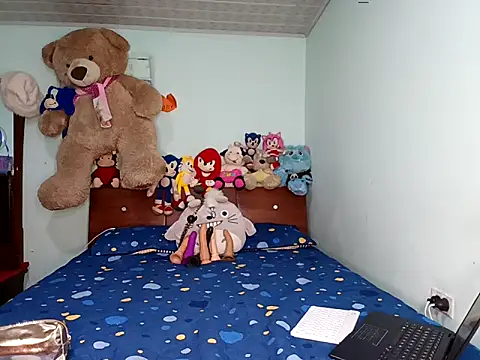 Snapshot of Elii_petit chatting on March 2026 02:18:01 PM Elii petit online show from March 2026 02:18:01 PM