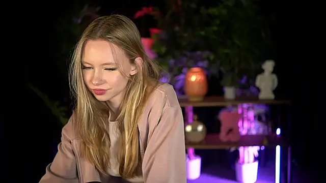 Snapshot of SweetDaisy_me chatting on February 2026 03:20:01 PM SweetDaisy me online show from February 2026 03:20:01 PM