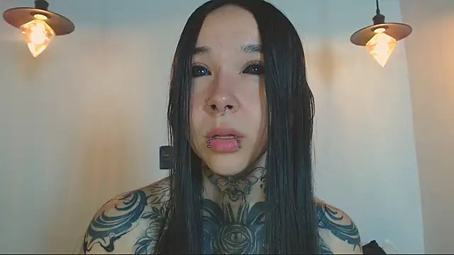 alien eyes09 online show from April 2026 01:41:02 AM