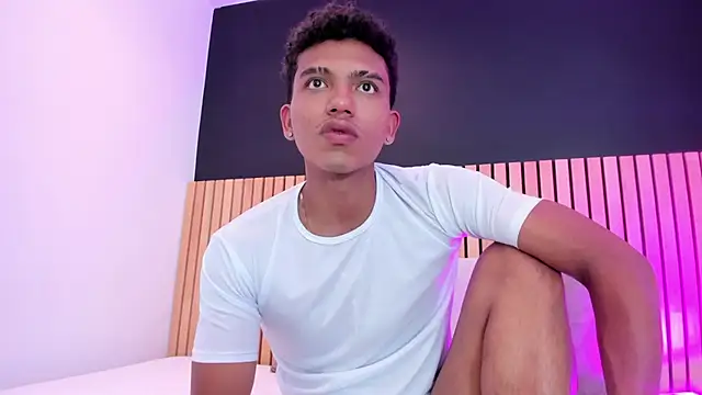 jhoystrong  online show from February 2026 07:34:02 PM