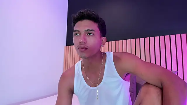 jhoystrong  online show from March 2026 07:54:01 PM