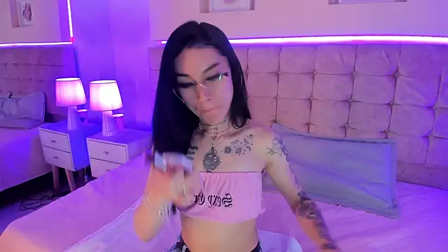 Snapshot of Megan_Morphy chatting on February 2026 01:12:02 PM Megan Morphy online show from February 2026 01:12:02 PM