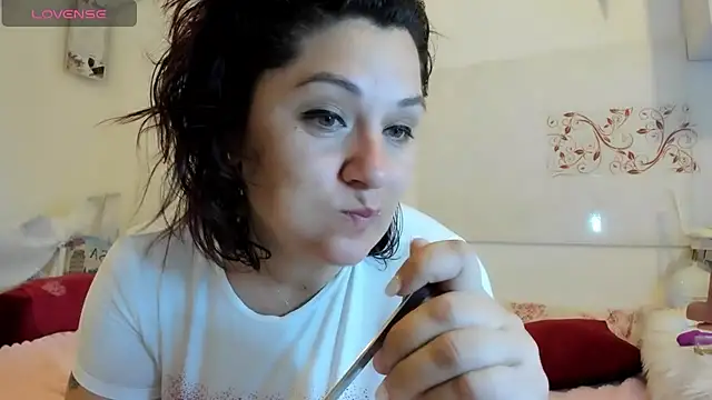 Snapshot of EVELYNA88 chatting on July 2026 08:19:02 AM EVELYNA88 online show from July 2026 08:19:02 AM