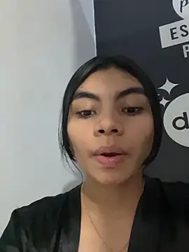 eimmy  skinny online show from May 2026 11:01:04 PM