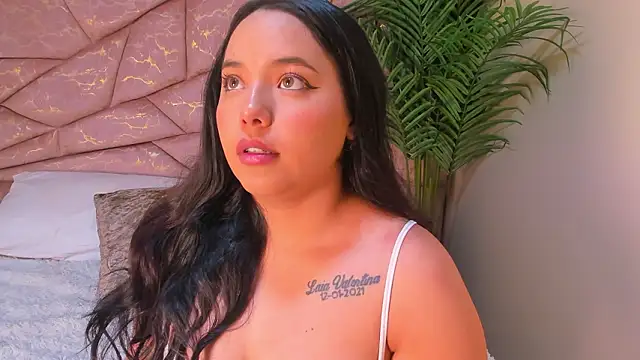 Snapshot of melanie_velle chatting on February 2026 03:02:01 AM melanie velle online show from February 2026 03:02:01 AM